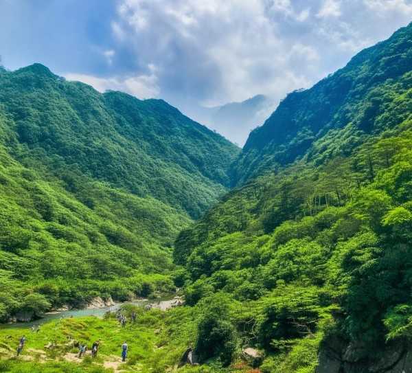 云蒙山，绿色仙境与探险休闲胜地,云蒙山旅游景区简介，大自然的绿色仙境，探险与休闲的完美结合,旅游,探险,第1张